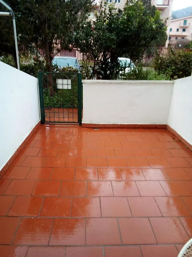 Casa Madonia Finale Apartment 0*,